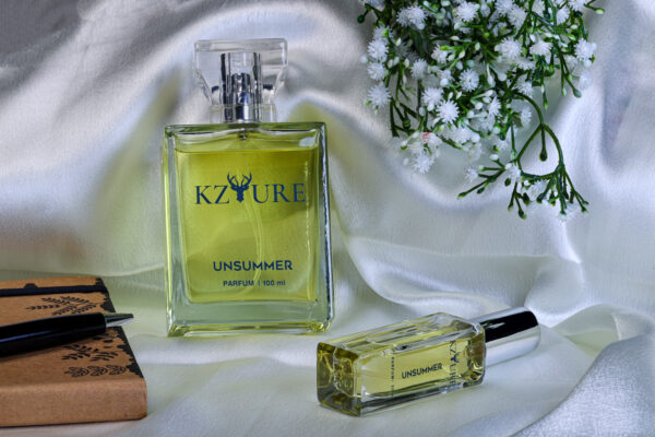 Unsummer 20ml packs the freshness of a mountain breeze into a sleek, travel-friendly bottle—your perfect on-the-go escape from the tropical heat.